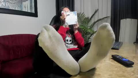 Snapshot of laila_angel chatting on 06/11/26, 07:45 laila_angel online show from 06/11/26, 07:45