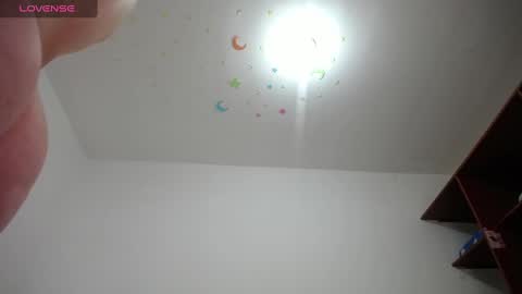 Snapshot of laila_laly chatting on 01/12/25, 01:37 Leila Laly online show from 01/12/25, 01:37