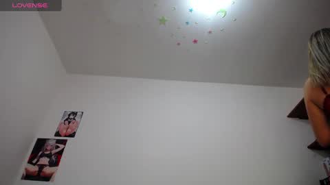 Snapshot of laila_laly chatting on 02/13/25, 02:52 Leila Laly online show from 02/13/25, 02:52