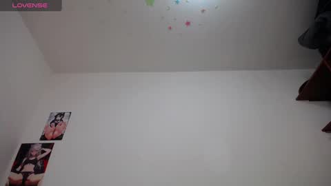 Snapshot of laila_laly chatting on 03/02/25, 02:00 Leila Laly online show from 03/02/25, 02:00