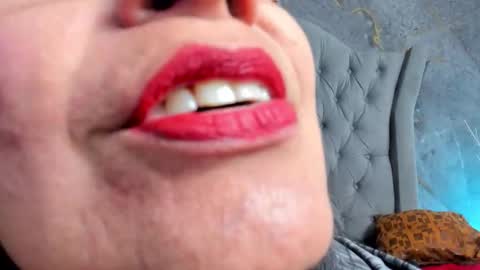 Lailacastillo online show from 10/30/25, 11:55