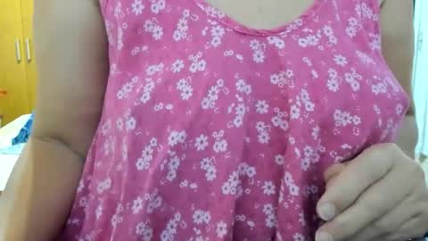 Snapshot of lailasensu chatting on 11/26/25, 12:50 LAILA online show from 11/26/25, 12:50