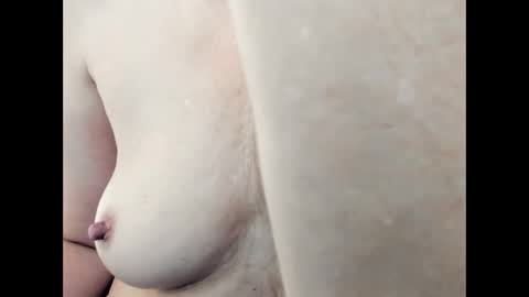 Snapshot of lailasensu chatting on 11/28/25, 05:26 LAILA online show from 11/28/25, 05:26