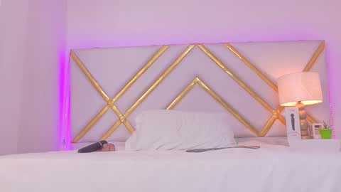 Snapshot of lailastilwills chatting on 10/04/25, 03:21 Laila Stilwills online show from 10/04/25, 03:21