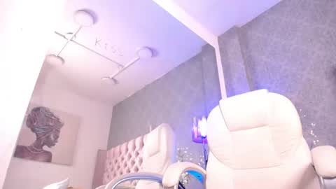 Laila Stilwills online show from 06/29/26, 10:15