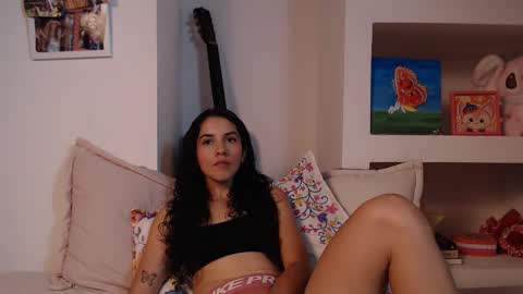 Snapshot of lailypink chatting on 02/15/26, 08:38 samanta online show from 02/15/26, 08:38