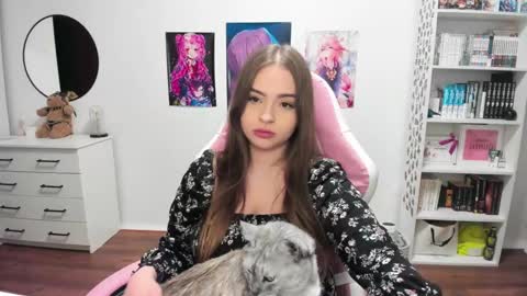 Kira online show from 03/05/25, 11:38