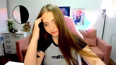 Kira online show from 09/08/25, 09:47