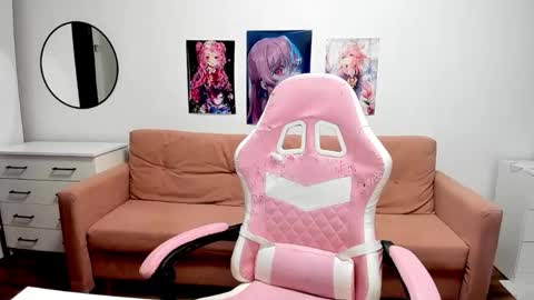 Snapshot of lain__ chatting on 04/21/26, 11:18 Kira online show from 04/21/26, 11:18