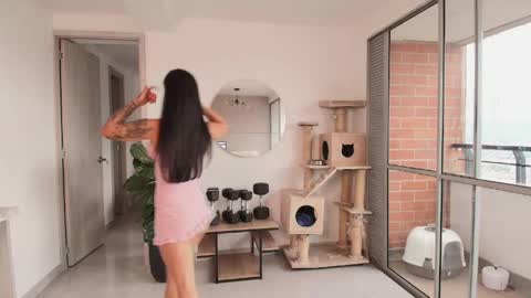 Snapshot of laira_scott chatting on 04/13/26, 08:47 Laira online show from 04/13/26, 08:47