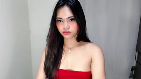 Snapshot of laire_allure chatting on 04/04/26, 06:00 laire online show from 04/04/26, 06:00