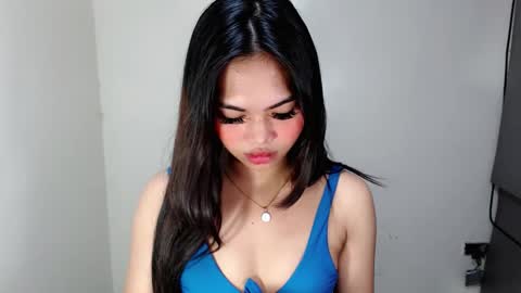 Snapshot of laire_allure chatting on 04/06/26, 05:41 laire online show from 04/06/26, 05:41