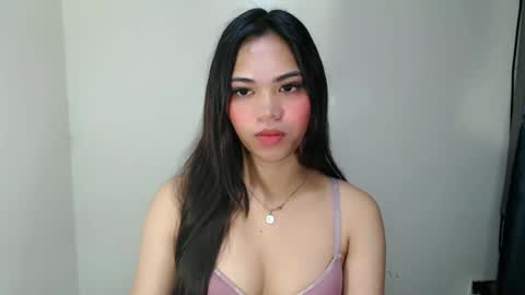 Snapshot of laire_allure chatting on 05/04/26, 07:15 laire online show from 05/04/26, 07:15