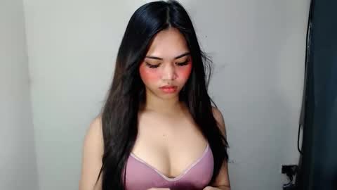 Snapshot of laire_allure chatting on 05/11/26, 08:09 laire online show from 05/11/26, 08:09