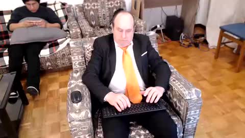 lajose52 online show from 02/11/25, 08:20