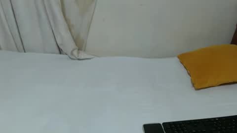 Snapshot of lakeeza chatting on 01/12/25, 12:01 ANNIE online show from 01/12/25, 12:01