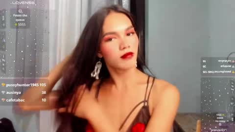 Snapshot of lala_moves chatting on 03/27/26, 01:33 Joxie online show from 03/27/26, 01:33