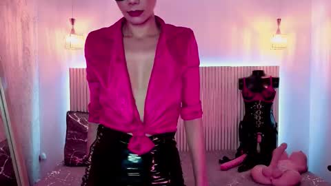 Snapshot of lala_pantyhose chatting on 03/06/26, 04:03 Miss Lala online show from 03/06/26, 04:03