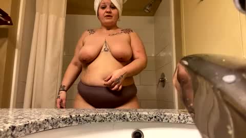 lalaaacx3 online show from 02/21/25, 12:50