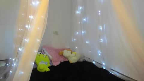 lalau online show from 10/29/25, 12:24