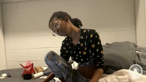 Snapshot of lalunevelvet chatting on 02/17/25, 04:53 lalunevelvet online show from 02/17/25, 04:53