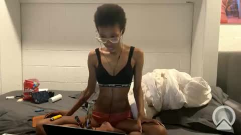 Snapshot of lalunevelvet chatting on 02/20/25, 01:46 lalunevelvet online show from 02/20/25, 01:46