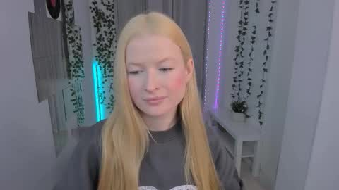 Snapshot of laly_peach chatting on 02/06/26, 07:23 Laly online show from 02/06/26, 07:23