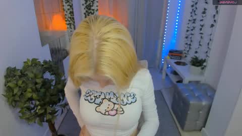 Snapshot of laly_peach chatting on 06/03/26, 02:33 Laly online show from 06/03/26, 02:33