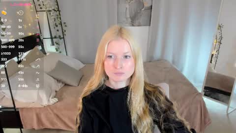 Snapshot of laly_peach chatting on 06/14/26, 06:48 Laly online show from 06/14/26, 06:48