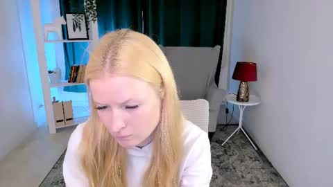 Snapshot of laly_peach chatting on 07/03/26, 11:16 Laly online show from 07/03/26, 11:16