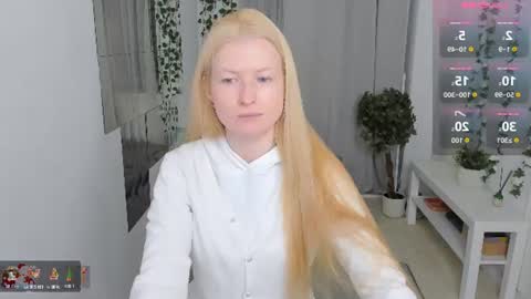 Snapshot of laly_peach chatting on 07/21/26, 11:34 Laly online show from 07/21/26, 11:34