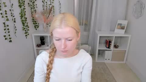 Snapshot of laly_peach chatting on 07/24/26, 07:50 Laly online show from 07/24/26, 07:50