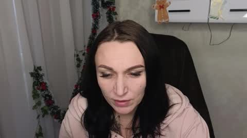 Snapshot of lalyaskyy chatting on 12/22/25, 10:56 Lalya online show from 12/22/25, 10:56