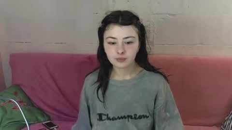 Snapshot of lama111111mama chatting on 01/17/25, 12:20 I work 5PM to 9 PM EST New York online show from 01/17/25, 12:20