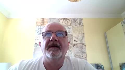 Snapshot of lamabama chatting on 09/21/25, 01:35 lamabama online show from 09/21/25, 01:35