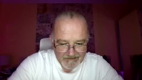 Snapshot of lamabama chatting on 10/11/25, 09:57 lamabama online show from 10/11/25, 09:57