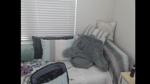 Nikki LaMarr online show from 10/08/25, 05:10