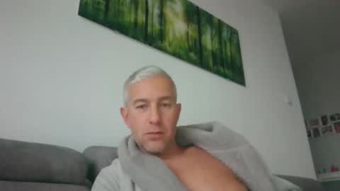 Snapshot of lambiants chatting on 12/14/25, 09:36 lambiants online show from 12/14/25, 09:36