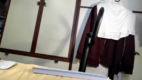 Snapshot of lamu21 chatting on 12/11/24, 02:30 LAMU21 online show from 12/11/24, 02:30