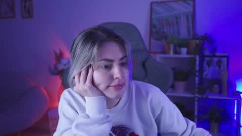 Snapshot of lana__may chatting on 12/07/24, 05:42 just call me Lana  and her security online show from 12/07/24, 05:42