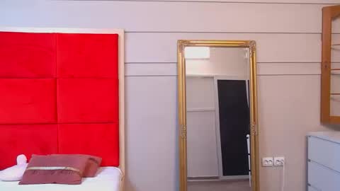 LanaBanner online show from 10/03/25, 08:22