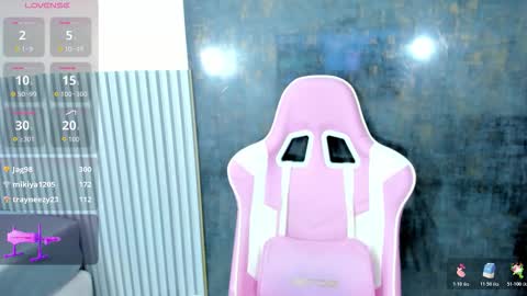 Snapshot of lana_boomer chatting on 11/22/25, 07:57 Lana online show from 11/22/25, 07:57