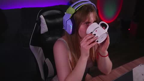 Kay online show from 09/29/25, 08:24