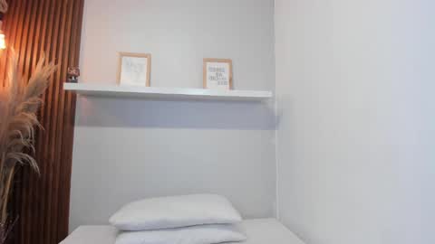 Lana     igauroraaaaaaaaa 1 online show from 10/28/25, 02:37