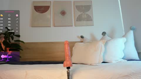 lana_kane_ online show from 12/13/24, 03:32