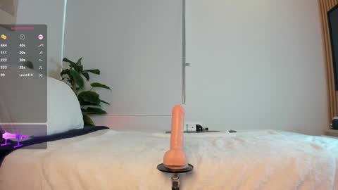 lana_kane_ online show from 12/20/24, 02:49