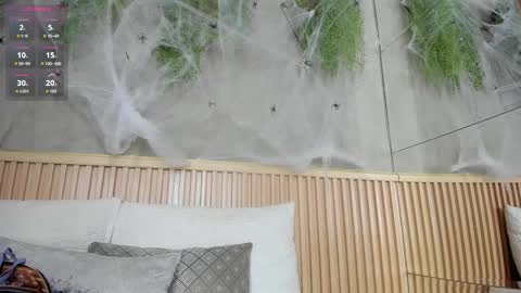 lana_lann online show from 10/19/25, 11:55