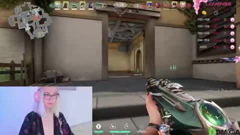 Lana online show from 10/11/25, 12:15