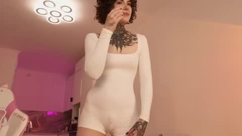 Eva online show from 05/25/26, 03:12