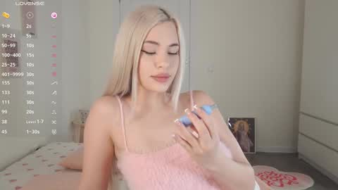 Snapshot of lana_mazy chatting on 12/11/24, 11:32 Lana online show from 12/11/24, 11:32